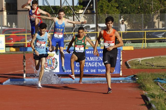 Ayuntamiento y el Club de Atletismo Cartagena planifican los usos de la Pista de Atletismo