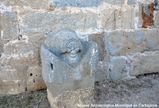 Patrimonio Arqueológico reubicará dos ménsulas en la Torre del Homenaje del Castillo de la Concepción