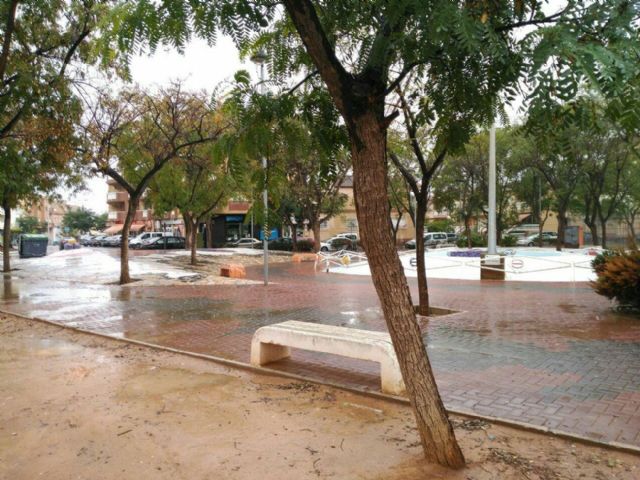 El Ayuntamiento acondicionara las plazas de la Iglesia y de Angel Velarde y renovara el alumbrado de la calle Arabe en Los Dolores