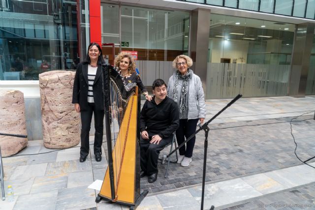 Miguel Ángel Alcantud y Dolores Cayuela ponen la nota musical a las actividades por el Día de la Discapacidad