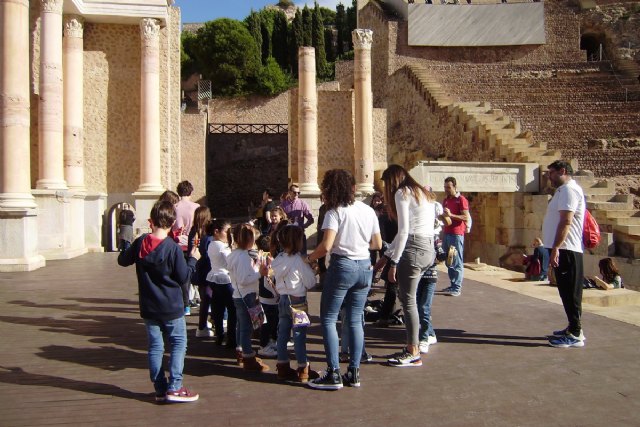 Actividades familiares en el Museo del Teatro Romano de Cartagena durante el puente de diciembre