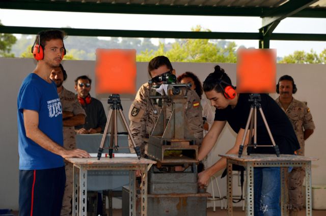 Imagen de archivo de un ensayo de resistencia realizado el pasado septiembre en la Escuela de Infantería de General Albacete y Fuster.
