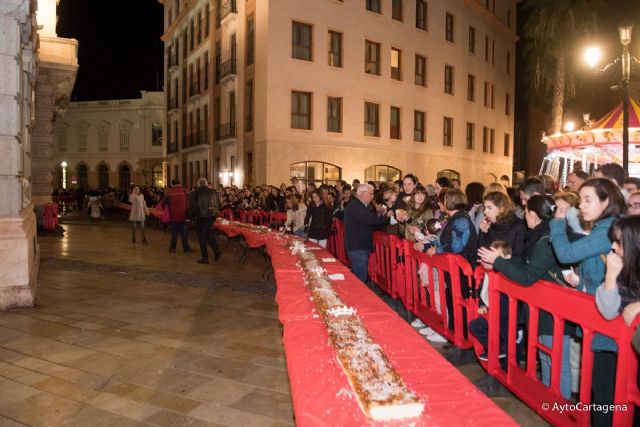 Festejos y COPE Cartagena repartirán tres mil  trozos de roscón en el Palacio Consistorial