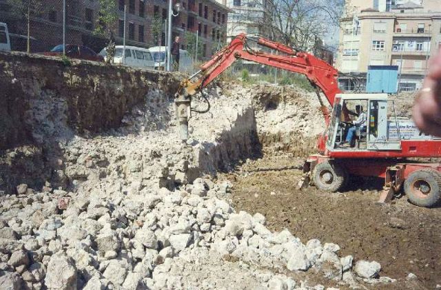 MC: Bienes Culturales reconoce que los gobiernos del PP consintieron el 'lamentable episodio del tramo demolido' de la muralla de Carlos III