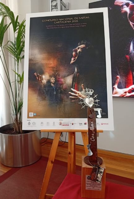 El xii concurso nacional de saetas de Cartagena 2026 presenta su cartel y el nuevo trofeo 'Con alma'