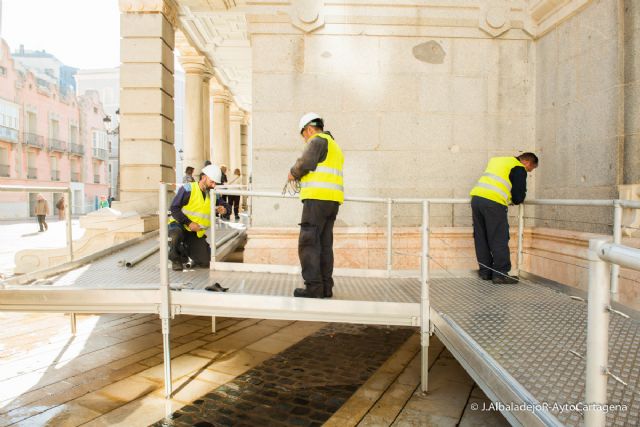 El acto del Besapie del Cristo de Medinaceli contara con la rampa desmontable del Palacio Consistorial