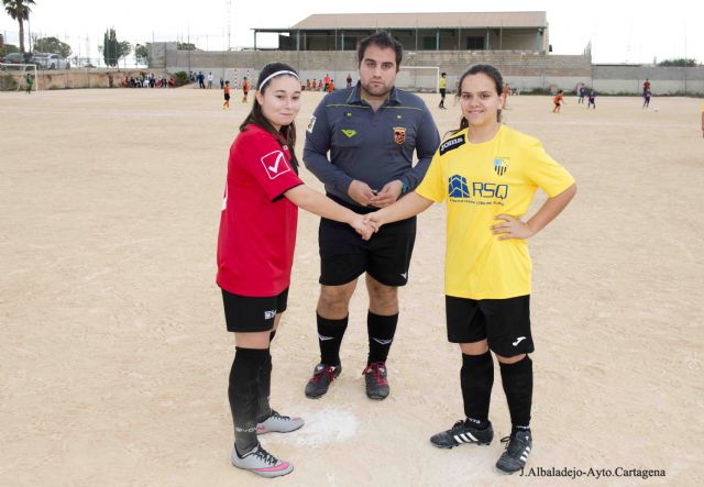 Futbol para reivindicar la importancia del deporte femenino