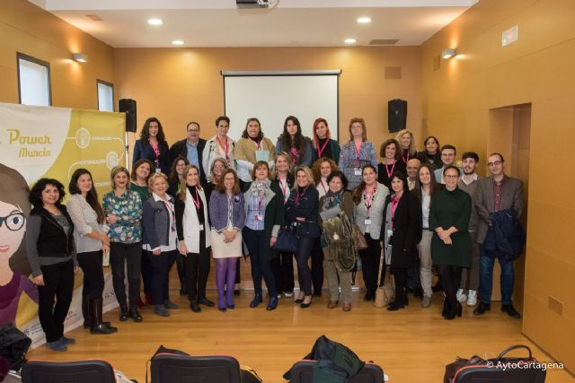 Encuentro de coworking entre empresarias de la AMEP y el proyecto Girl Power de la UPCT
