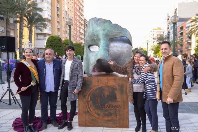 El Carnaval de Cartagena descubre su monumento en la Alameda