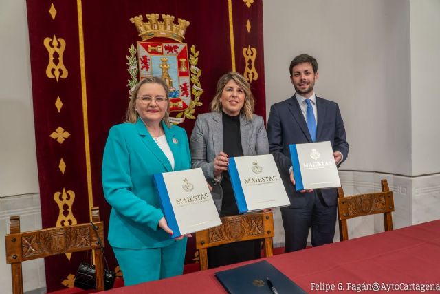 El Resucitado celebra su 80 aniversario con el libro MAIESTAS