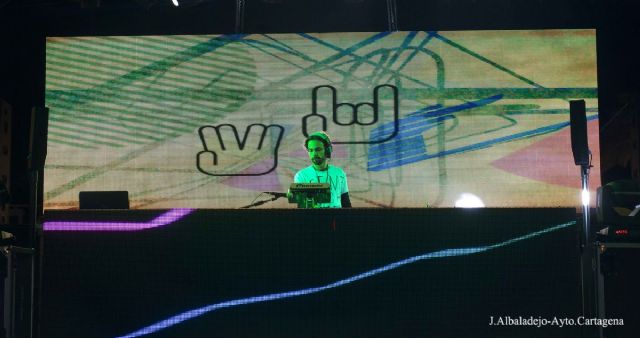 La explanada del puerto saltó y vibró a ritmo del II Festival Weekend DJ