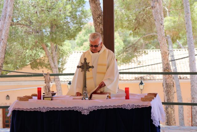 Convivencia del Resucitado para celebrar los 75 años de la cofradía