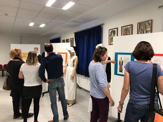 El Campus de la UCAM en Cartagena acoge una exposición de trajes históricos con motivo del Día Internacional de la Enfermería