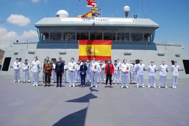 La Armada recibe el buque de Transporte Logístico del Ejército de Tierra ´Ysabel´