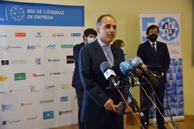 La UPCT alcanza la cátedra de empresa número 50, con la mayor ratio por profesor de las universidades españolas