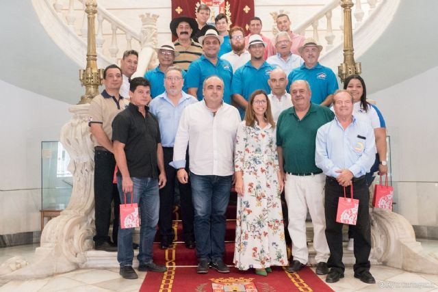 La alcaldesa de Cartagena da la bienvenida a las delegaciones de los países invitados a Trovalia