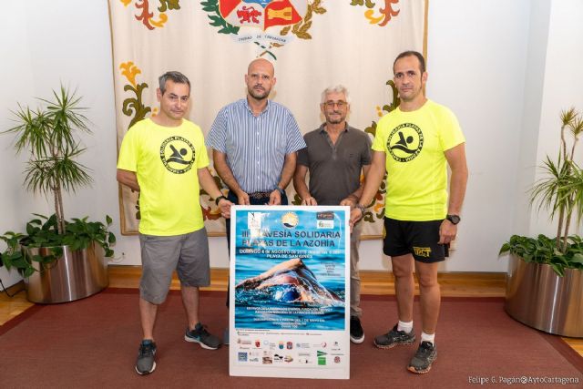 Más de un centenar de nadadores se darán cita en la playa de San Ginés por una buena causa