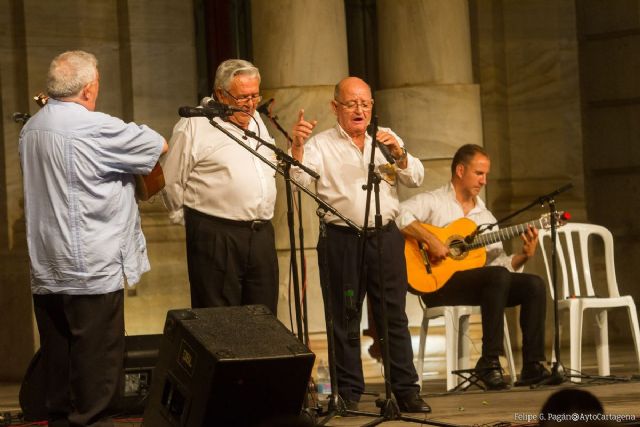 La noche se llena de rimas improvisadas con Trovalia