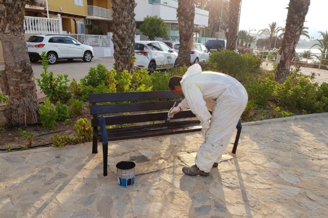 Infraestructuras refuerza los trabajos de mantenimiento en La Azohía e Isla Plana