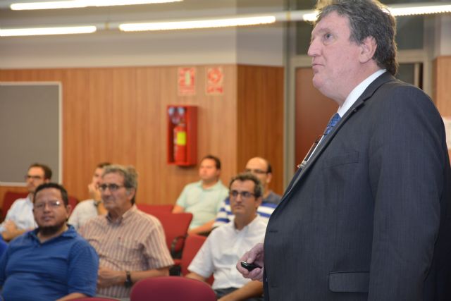 Explican en la UPCT cómo se imprimen en 3D implantes óseos