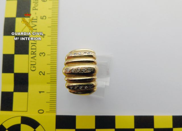 La Guardia Civil detiene a una empleada de hogar por la sustracción de joyas del domicilio de dos ancianas