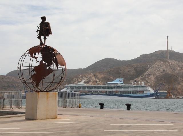 El Puerto de Cartagena acoge en sus instalaciones la primera reparación y renovación de un crucero