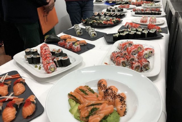 Se clausura elcurso de sushi del programa Activa
