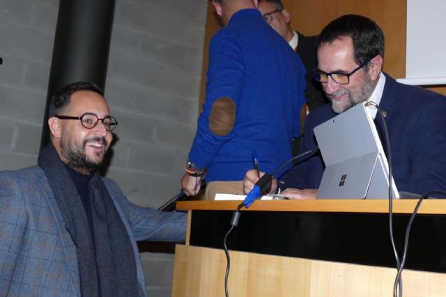 La Foto Historia de Cartagena presenta su segundo volumen ante más de doscientas personas