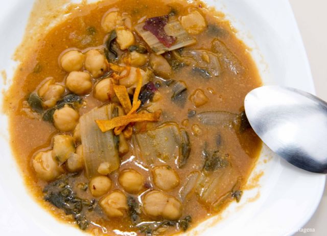Un potaje de garbanzos con acelgas y crujiente de batata, ganador de la II Ruta del Guiso de la Abuela de Los Belones