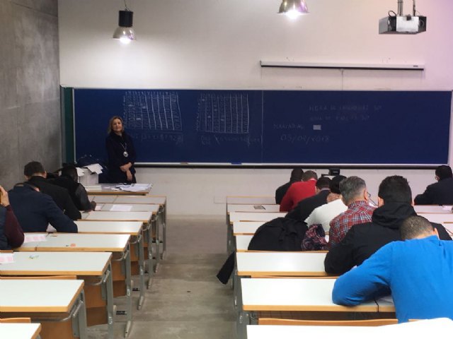 Un total de 113 aspirantes realizan en Cartagena la segunda prueba para controlador de accesos a locales y espectáculos públicos