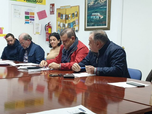 Los vecinos y MC vuelven a exigir que se reanuden las obras de construcción del nuevo colegio de La Aljorra