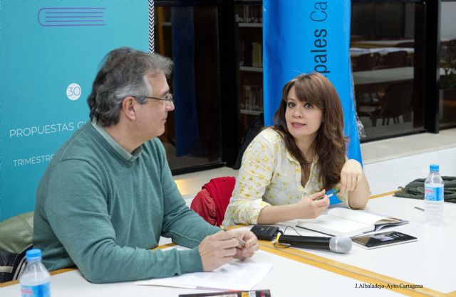 Ioana Gruia presento El expediente Albertina en Leer, Pensar e Imaginar