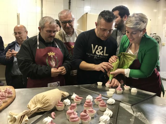Noelia Arroyo asiste a la presentación del 'Dulce de San Ginés'