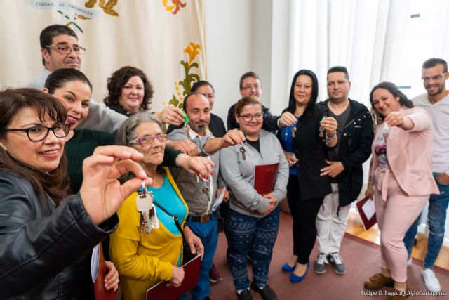 El Ayuntamiento de Cartagena entrega ocho viviendas sociales en alquiler