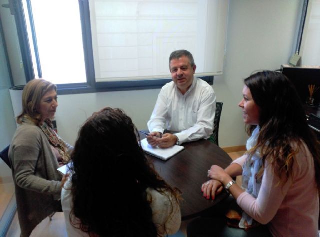 Calderón y Martín trabajan en la posible colaboración entre el Gobierno Local con la Fundación Tiovivo