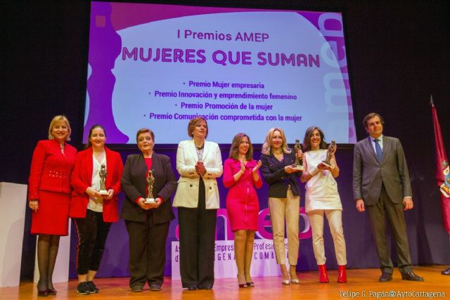 María Gómez, Constanza Mas, FEDEPE y Chelo Cánovas, ganadoras de la I edición de los Premios AMEP ´Mujeres que suman´