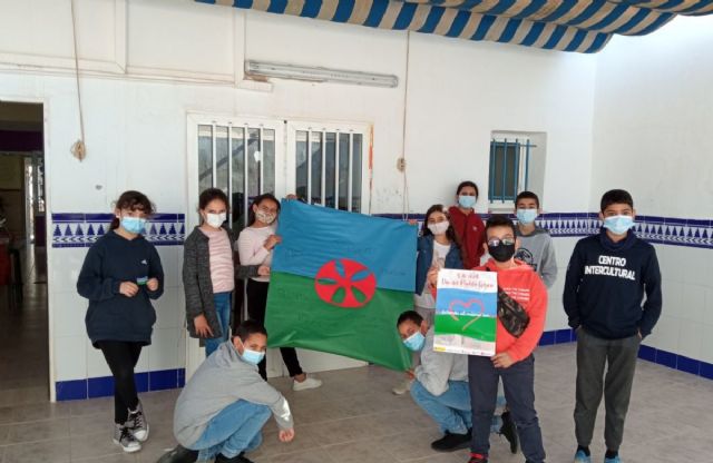 Los jóvenes de Cartagena llenan abril de actividades por el Pueblo Gitano