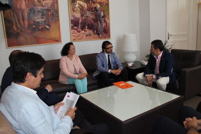 El alcalde plantea las necesidades prioritarias de mejora de infraestructuras para Cartagena al nuevo consejero de Fomento