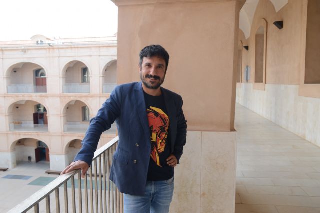 'Cada semana excretamos el equivalente a una tarjeta de crédito en plástico'