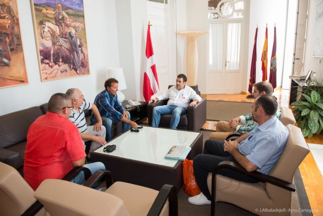 La Asociación de Fútbol Base de Cartagena se ha reunido con el alcalde para hablar de sus logros y proyectos