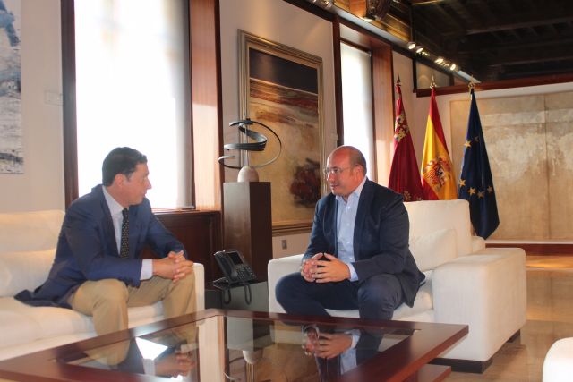 El jefe del Ejecutivo regional se reúne con el presidente de la Autoridad Portuaria de Cartagena