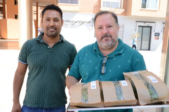 Magoga complementa uno de sus platos con hinojo marino cultivado reutilizando agua y nutrientes