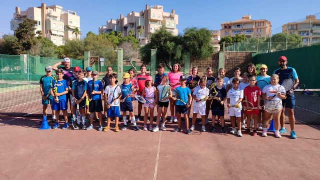 El I Curso Intensivo de la Escuela Municipal de Tenis llega a su fin