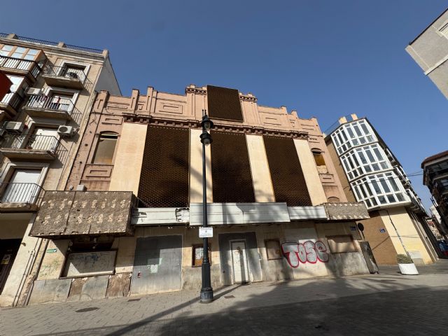MC: El absurdo del Cine Central: Arroyo no concede como alcaldesa la licencia del edificio que compró como consejera