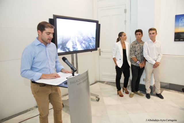 El concejal de Juventud inauguró en el Palacio Consistorial la exposición de cortometrajes: La imagen en la punta de la lengua