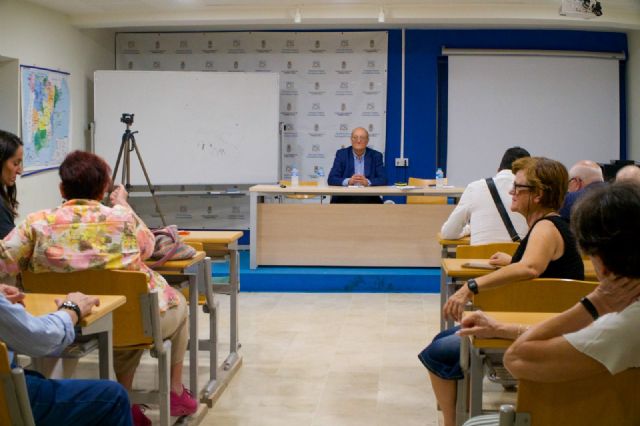 Félix González Moreno: 'Entre dos montes se desarrolla toda la vida pública de Jesús'