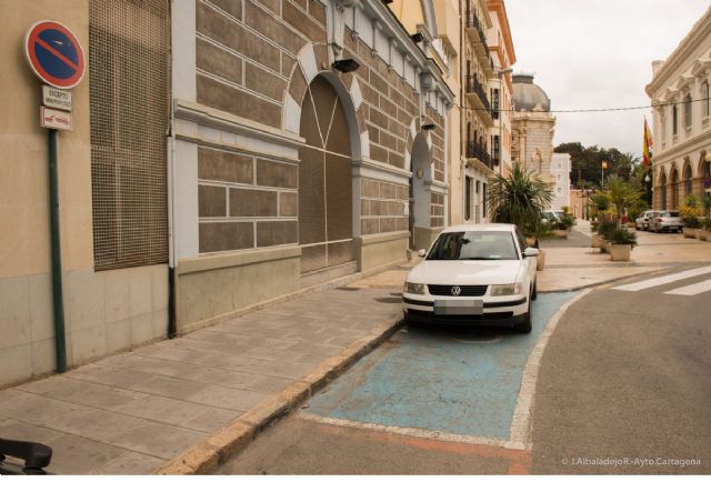 El Ayuntamiento facilita el aparcamiento a los discapacitados visuales
