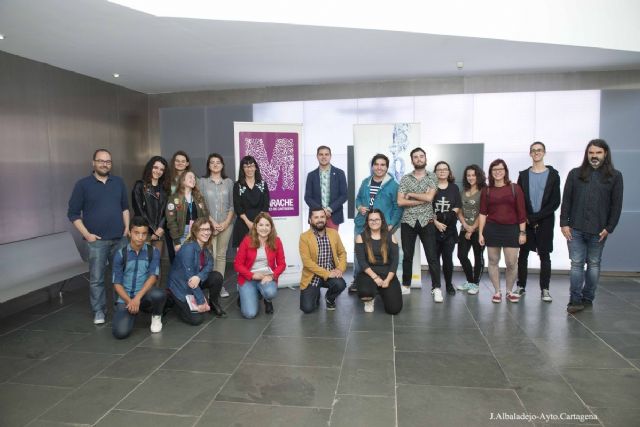 Los quince jovenes de Libreta Mandarache comienzan el curso con una visita especial al ARQUA