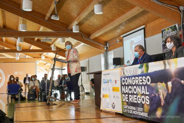 La alcaldesa advierte de los desafíos a los que se enfrenta la agricultura en el Campo de Cartagena y que solo la tecnología puede ayudar a resolver