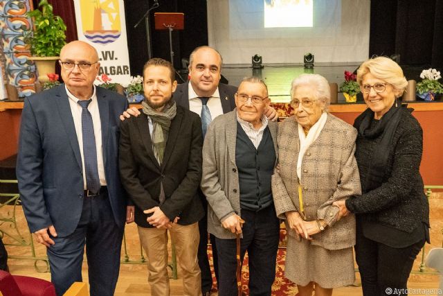 Rosario Luengo recibe el premio ´Algareño del año 2018´